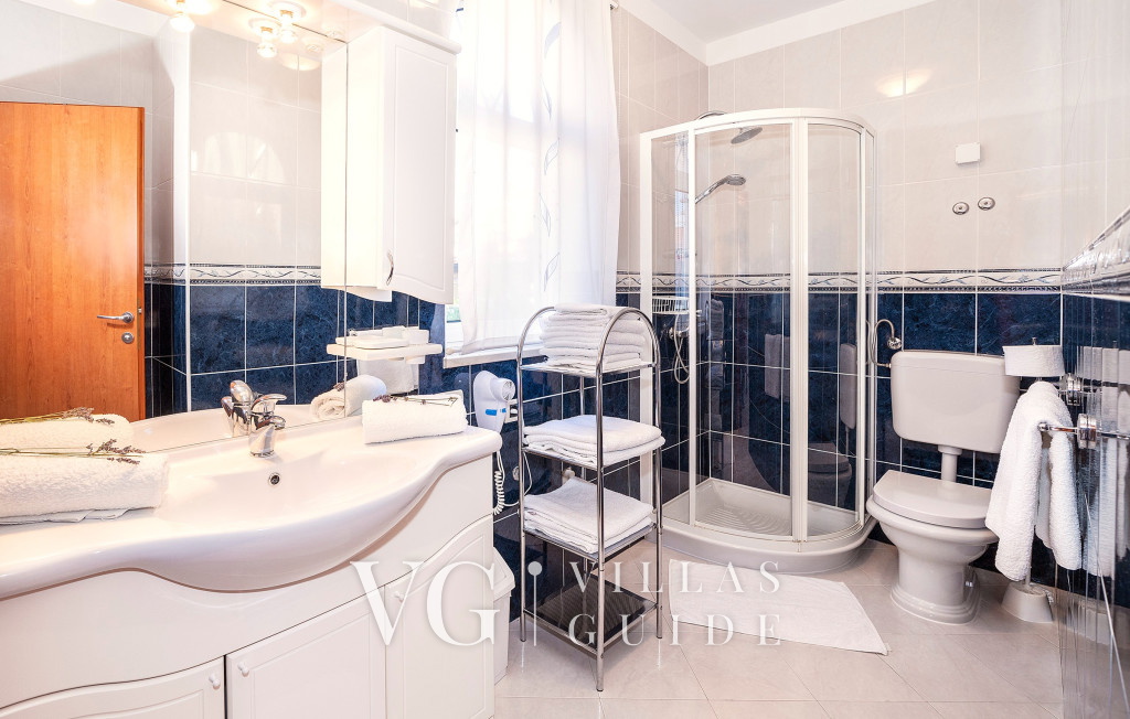 Villa Palace Clara Apartment 1 island Krk Badezimmer