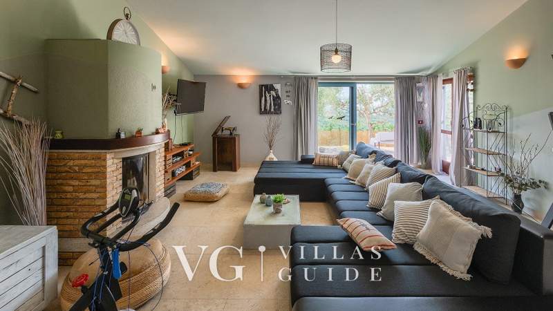 Casa Tonko Living room