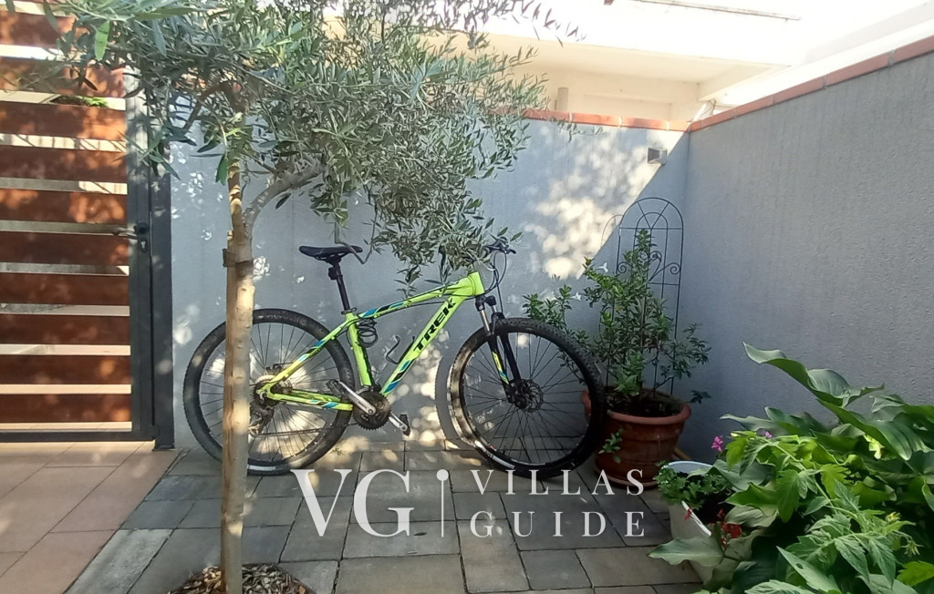 Place for two Additional content