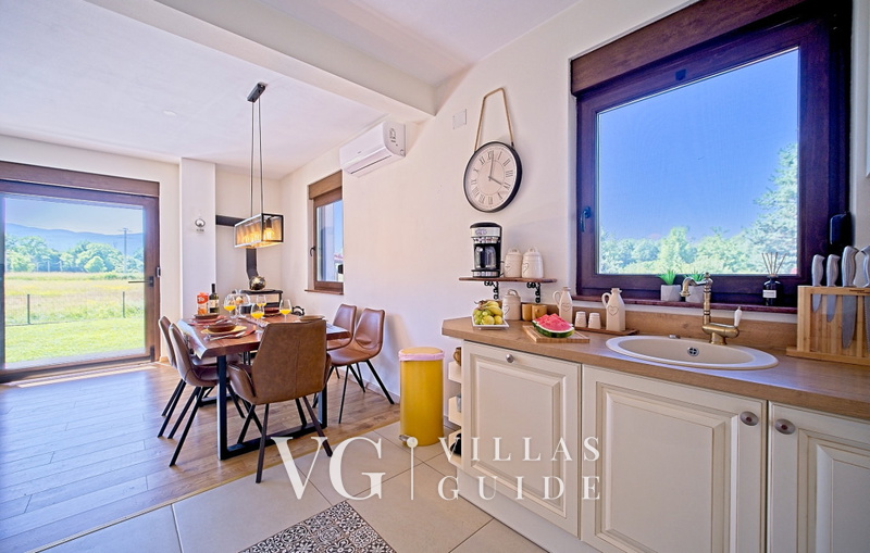 Villa Debelo Brdo Kitchen