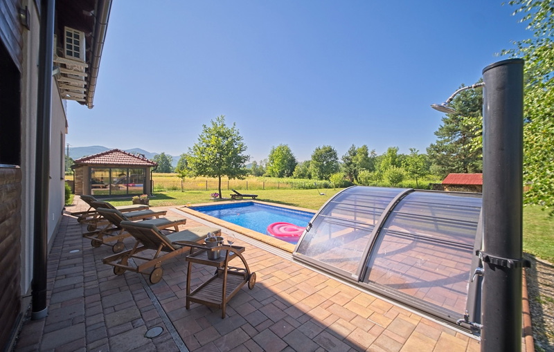 Villa Debelo Brdo
