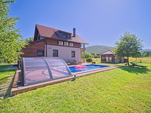 Villa Debelo Brdo