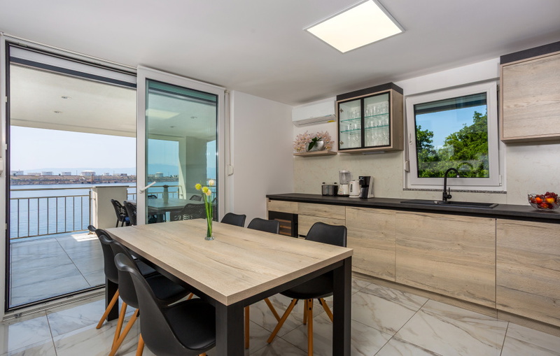 Villa Nada sea view&whirpool island Krk