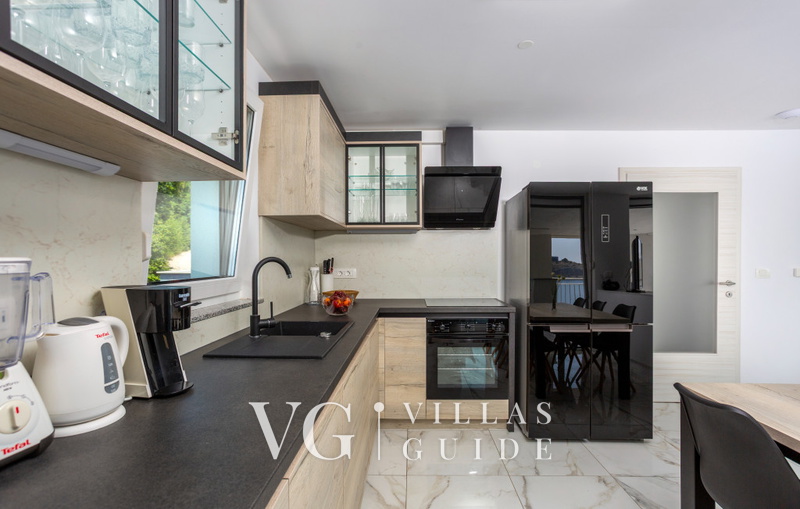 Villa Nada sea view&whirpool island Krk Kuhinja