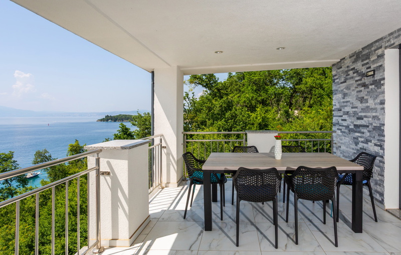 Villa Nada sea view&whirpool island Krk
