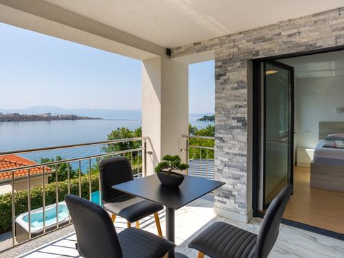 Villa Nada sea view&whirpool island Krk