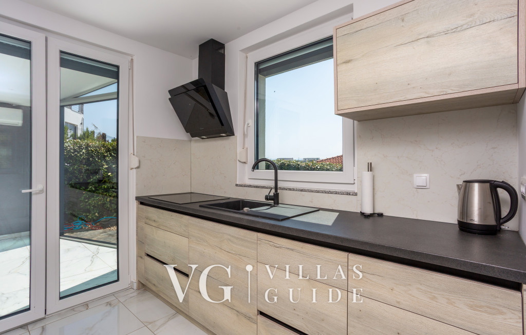 Villa Nada sea view&whirpool island Krk Kuhinja