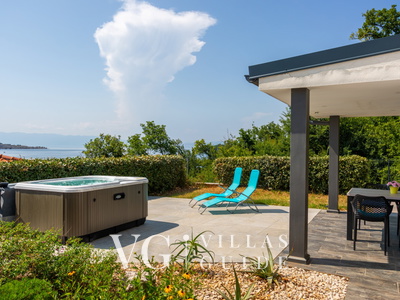 Villa Nada sea view&whirpool island Krk