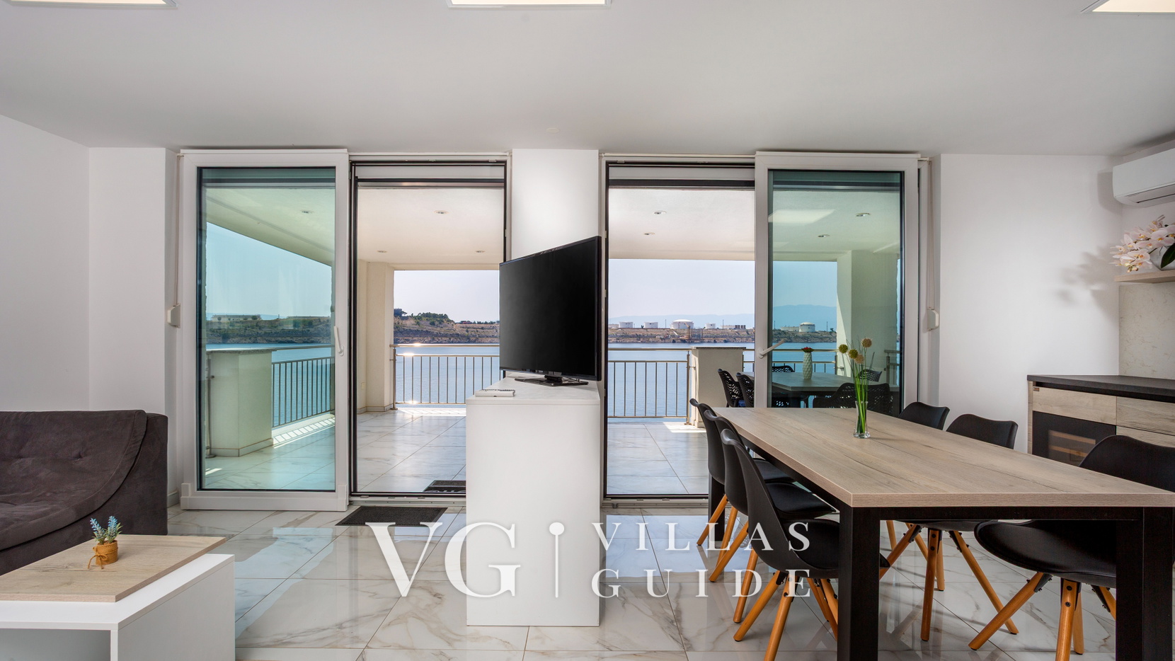 Villa Nada sea view&whirpool island Krk Dnevni boravak