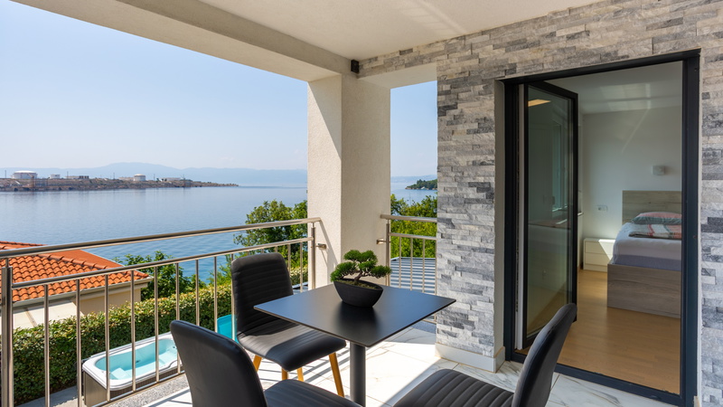Villa Nada sea view&whirpool island Krk