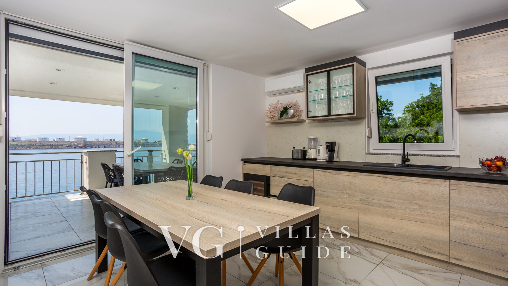 Villa Nada sea view&whirpool island Krk Kuhinja