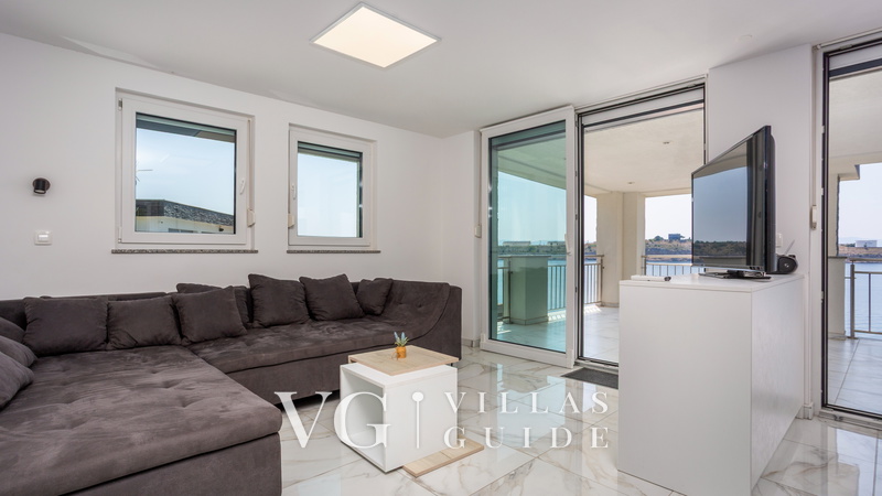 Villa Nada sea view&whirpool island Krk