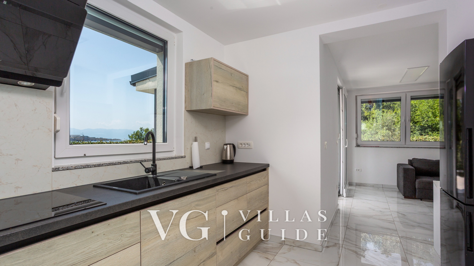 Villa Nada sea view&whirpool island Krk Kuhinja