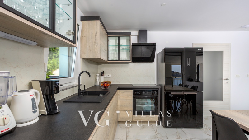 Villa Nada sea view&whirpool island Krk Kuhinja