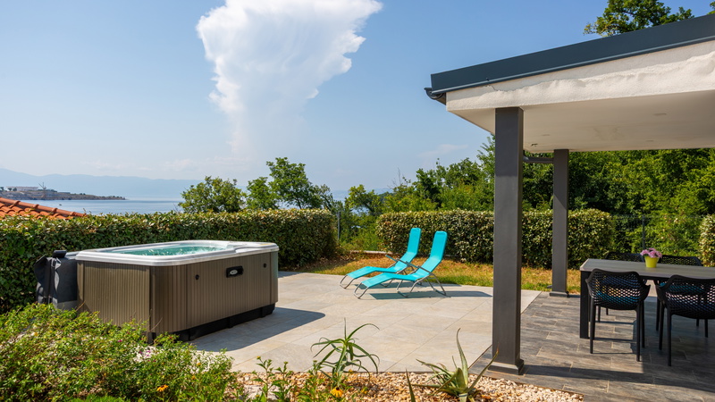 Villa Nada sea view&whirpool island Krk