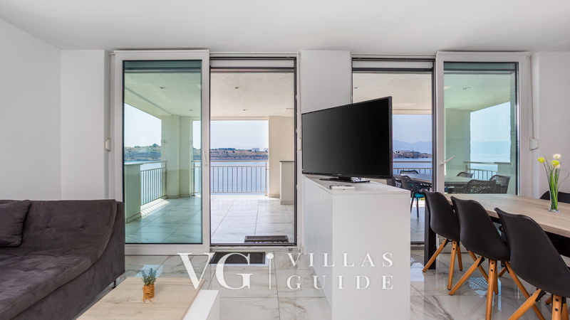 Villa Nada sea view&whirpool island Krk Dnevni boravak