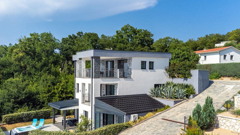 Villa Nada sea view&whirpool island Krk