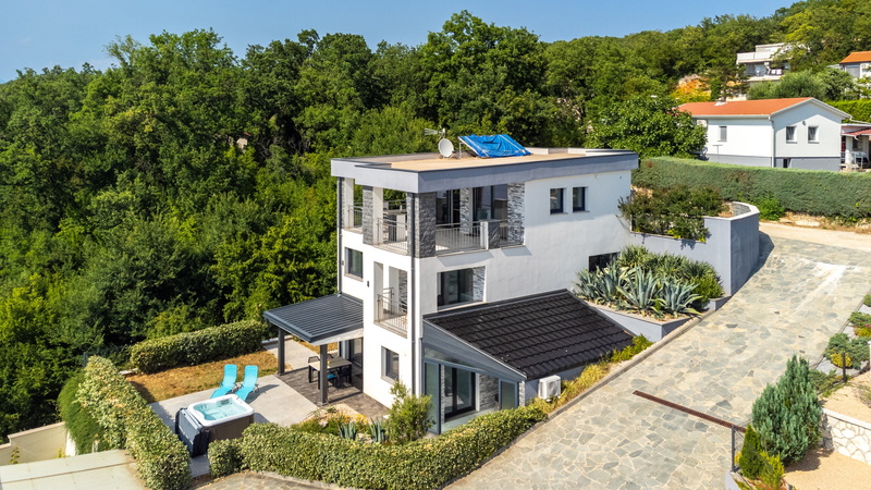 Villa Nada sea view&whirpool island Krk