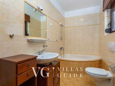 Apartment Daša with pool Bathroom