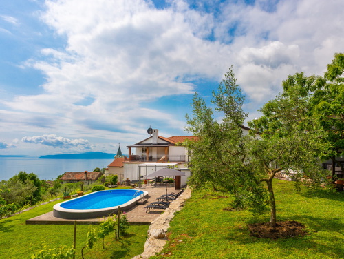 Apartment Daša with pool