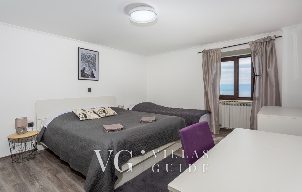 Apartment Daša with pool Bedroom