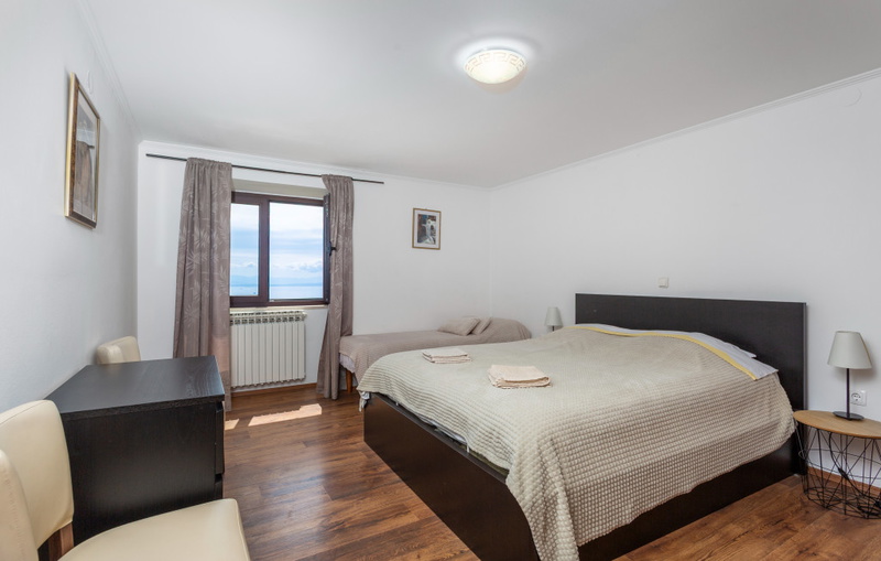 Apartment Daša with pool