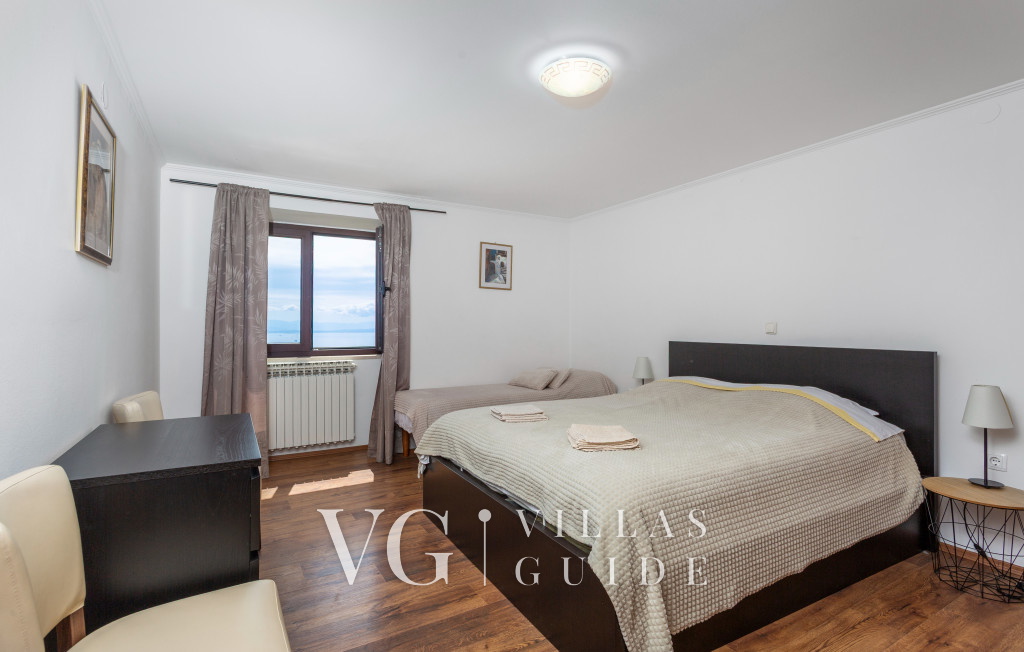 Apartment Daša with pool Bedroom