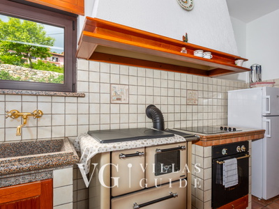 Apartment Daša with pool Kitchen