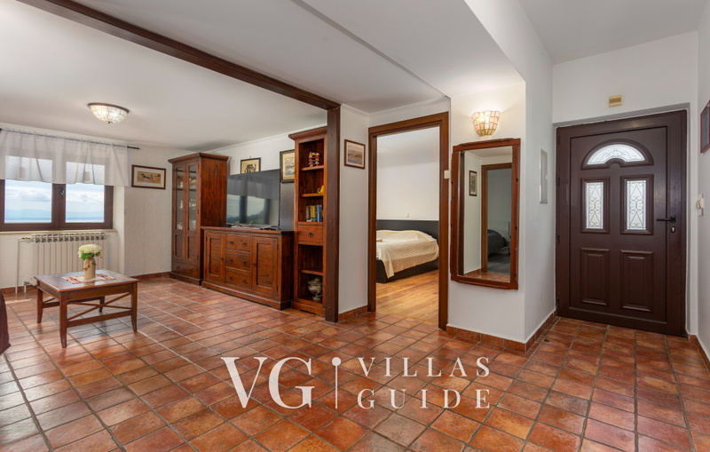 Apartment Daša with pool Altro