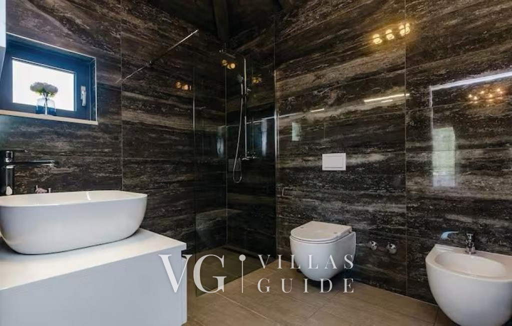 Villa Bohemia Bathroom