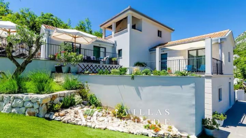 Villa Bohemia Garden and property exterior