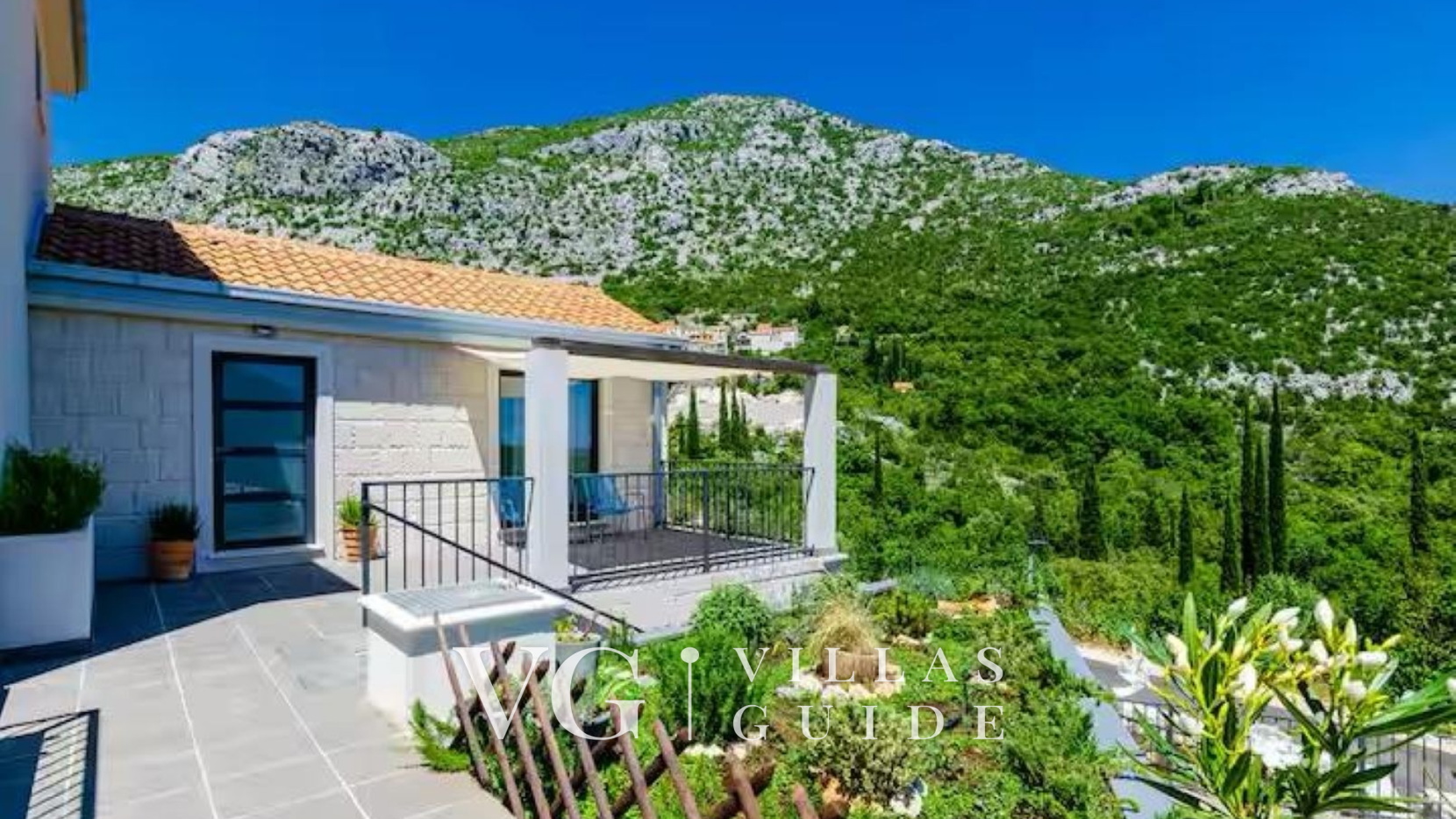 Villa Bohemia Garden and property exterior