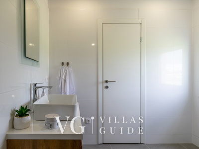 Villa MiaMare Bathroom