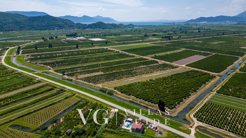 Villa MiaMare Garden and property exterior