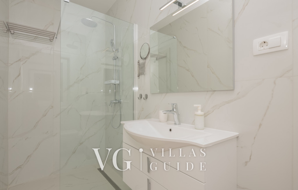 Villa Neda 5*** Makarska-Glavina Donja Bathroom