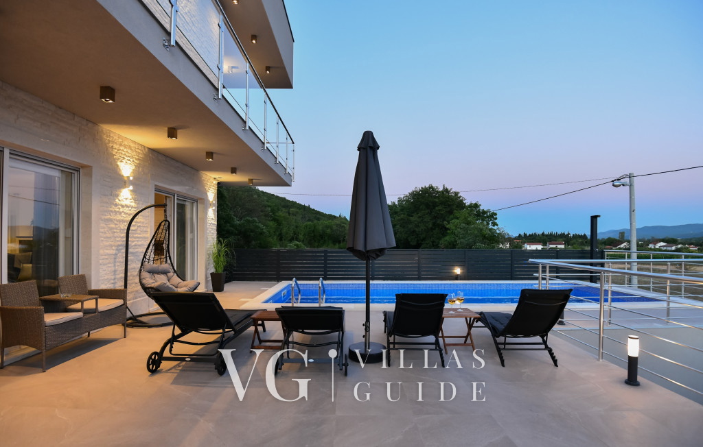 Villa Neda 5*** Makarska-Glavina Donja Pool