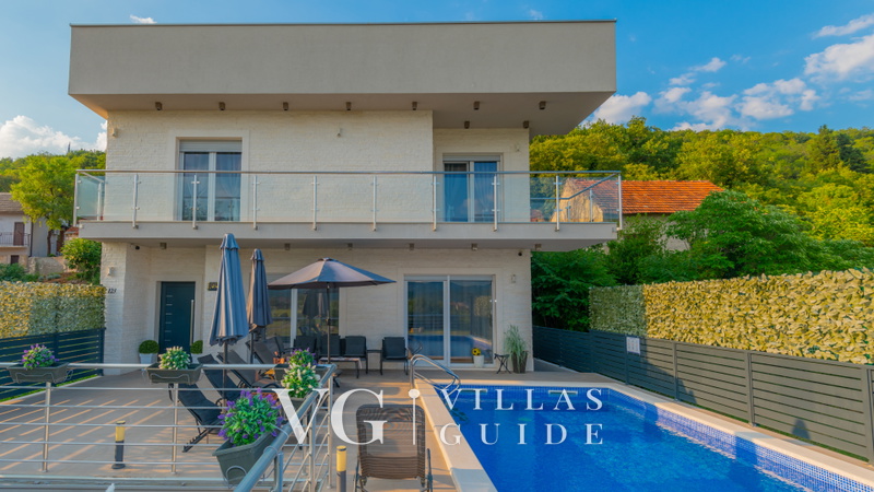 Villa Neda 5* Makarska-Glavina Donja Dvorište i vanjski dio objekta