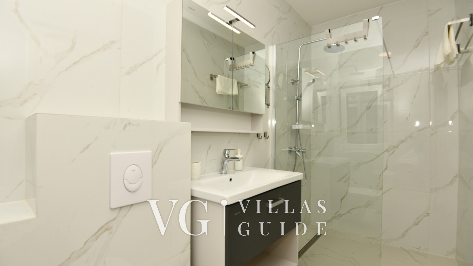 Villa Neda 5*** Makarska-Glavina Donja Badezimmer