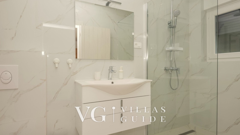 Villa Neda 5* Makarska-Glavina Donja Badezimmer