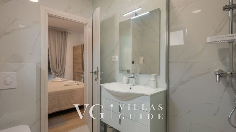 Villa Neda 5* Makarska-Glavina Donja Badezimmer