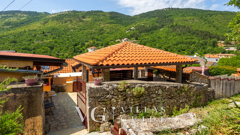 Villa Mirjana with pool Opatija Dvorište i vanjski dio objekta