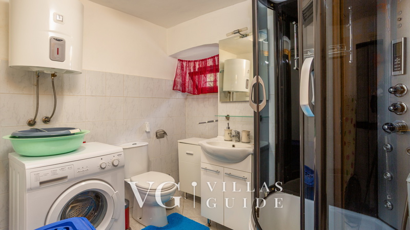 Villa Mirjana with pool Opatija Kupaonica