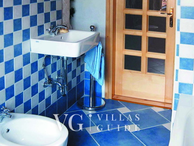 Villa Morus Bathroom