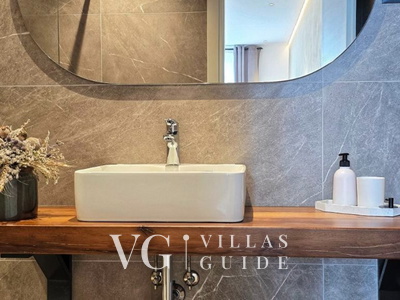 Holiday home Villa Aria with pool Kupaonica