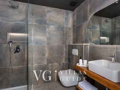 Holiday home Villa Aria with pool Kupaonica