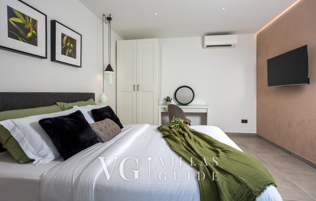 Holiday home Villa Aria with pool Spavaća soba