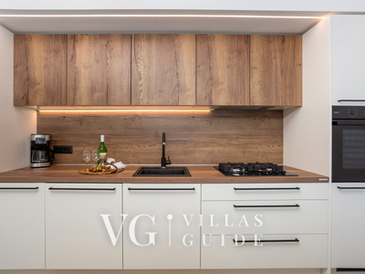 Holiday home Villa Aria with pool Kuhinja