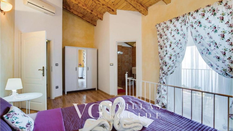 Holiday home Villa Bella with pool Bedroom