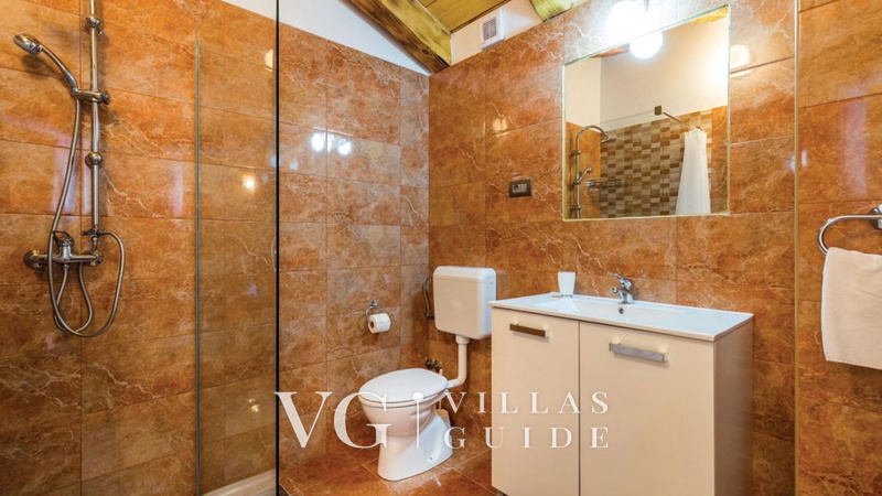 Holiday home Villa Bella with pool Bathroom