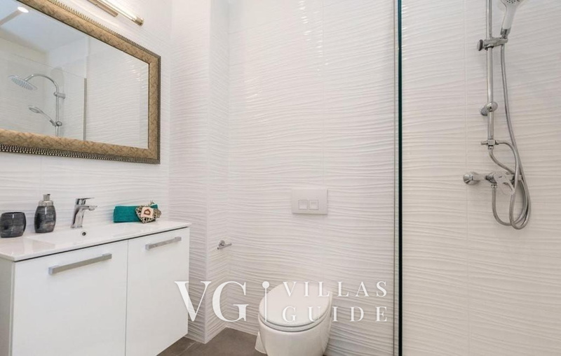 Holiday home villa Zora with outdoor whirpool Badezimmer